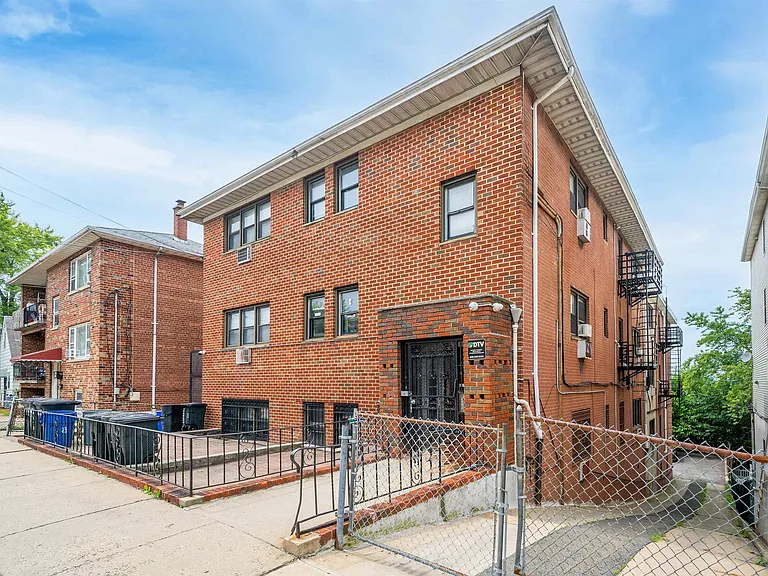 119 Terrace Ave #2 — Photo 2