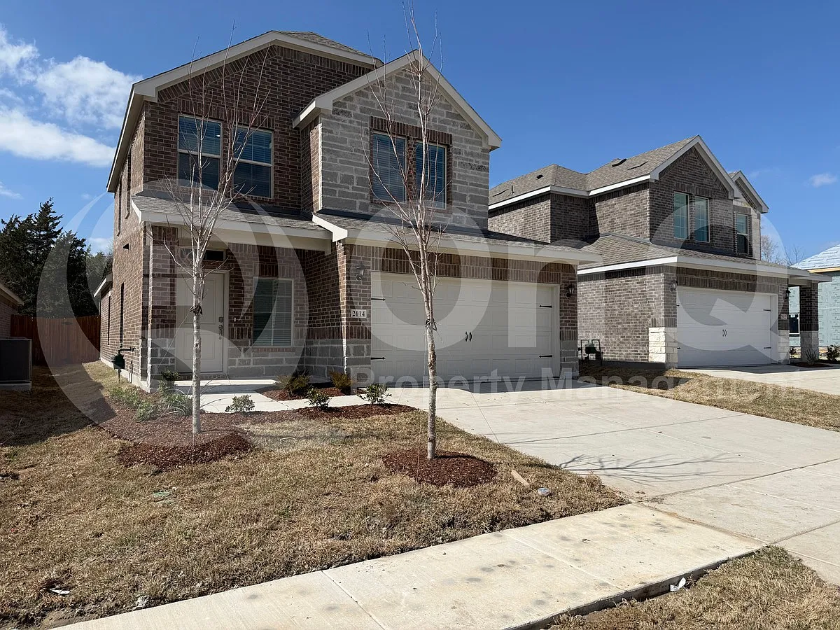 4 bed, 2.5 bath, 2133 sqft, $2,149 — Photo 3