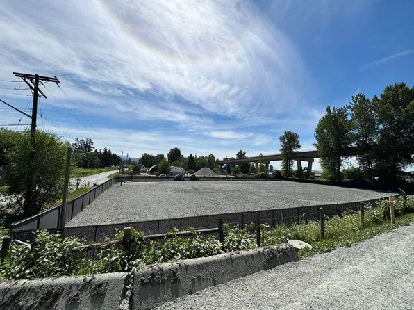 6579 Riverside St, Abbotsford, BC V4X 1T9