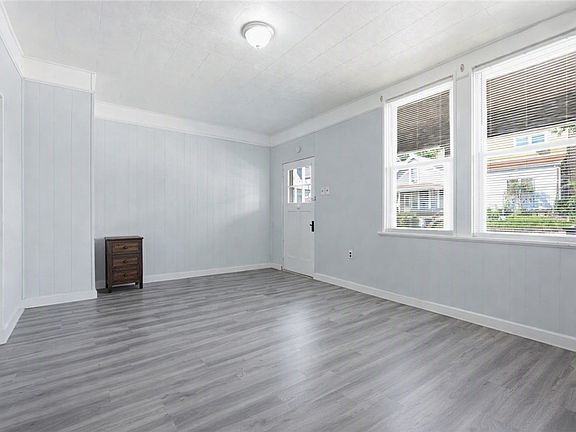 5th image of 16 Marie Ave