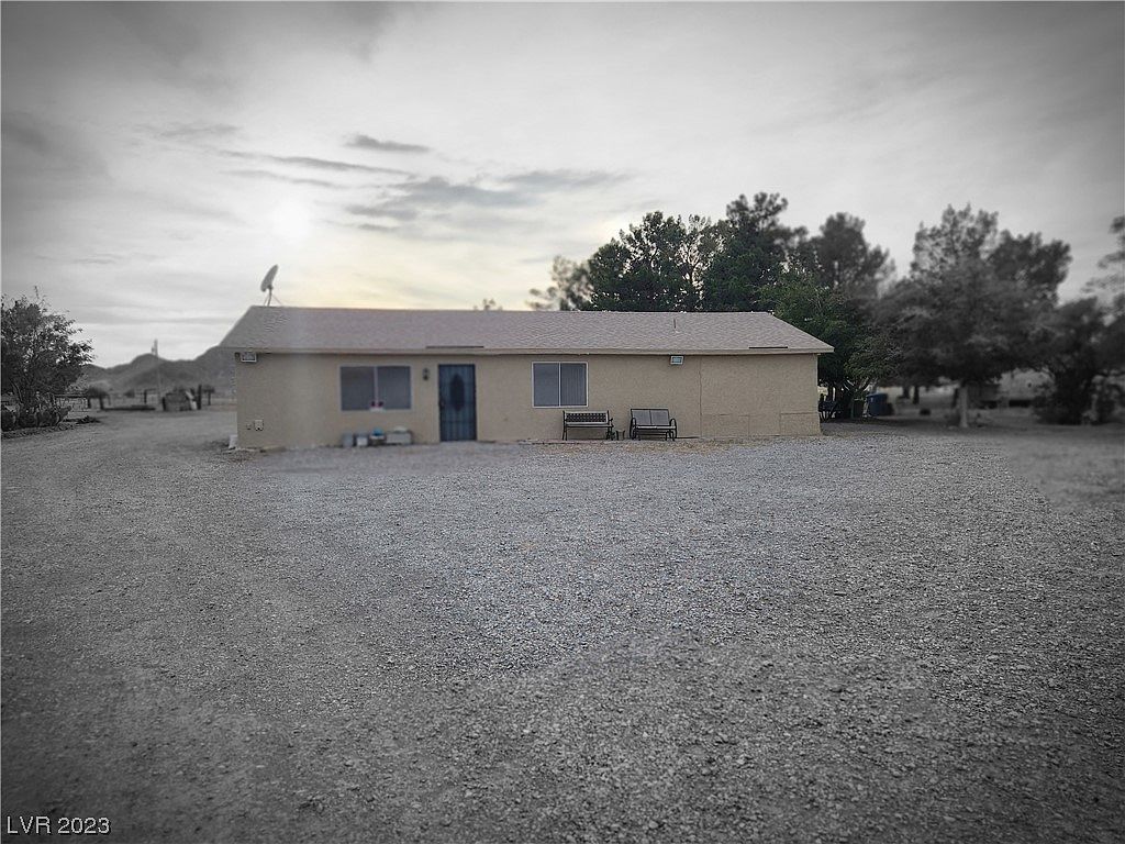 30 E Bluebird Ave, Pahrump, NV 89060, MLS# 2395847