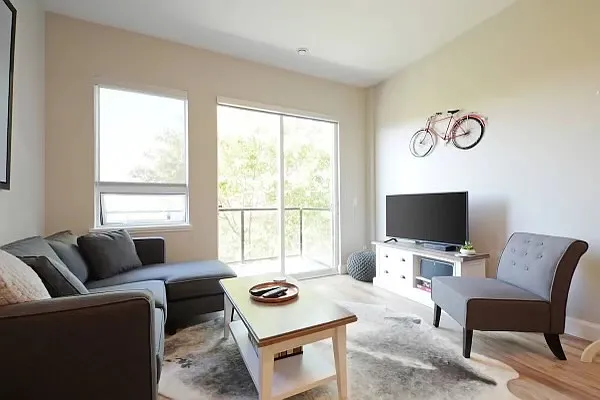 595 Pandora Ave #314 — Photo 2
