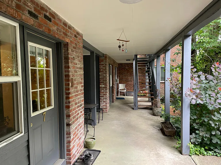 1430 SW Moss St #4 — Photo 12