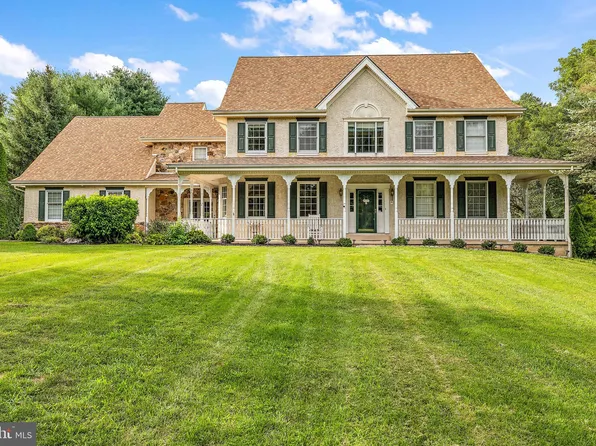 353 Bucktoe Rd, Avondale, PA 19311