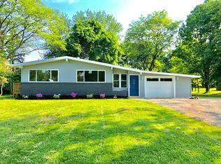 41 Hillbrook Cir, Pittsford, NY 14534