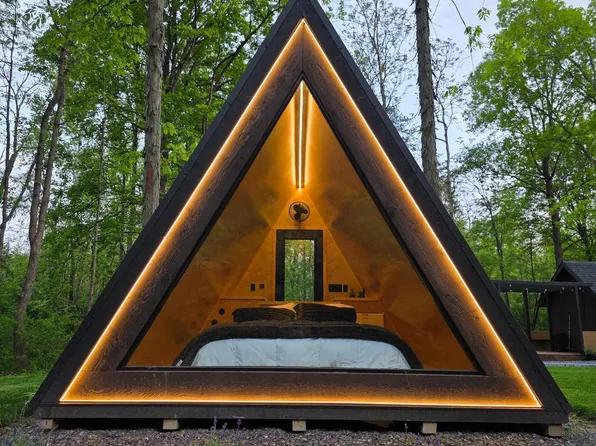 633 And 643 Hanging Rock Rd, Augusta, WV 26704