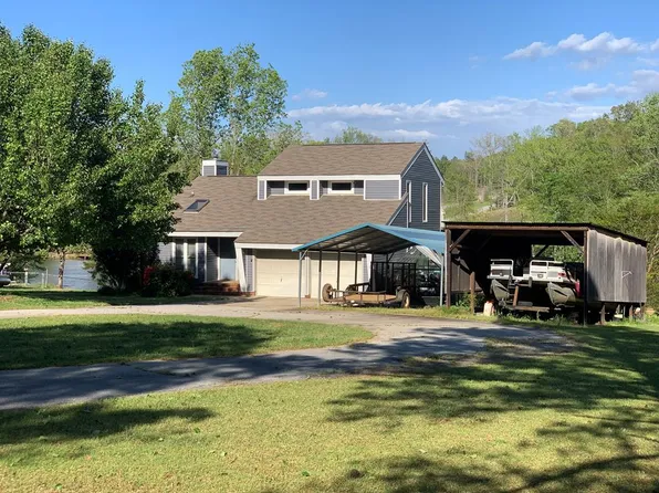 422 Stonewood Dr, Greenwood, SC 29649