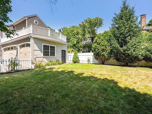 4th image of 107 Rowe St
