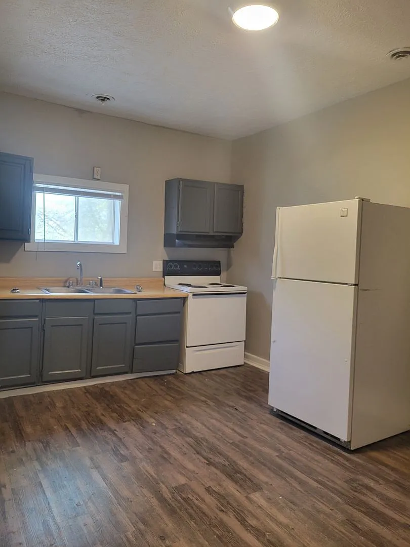 812 N Mulberry St. — Photo 1