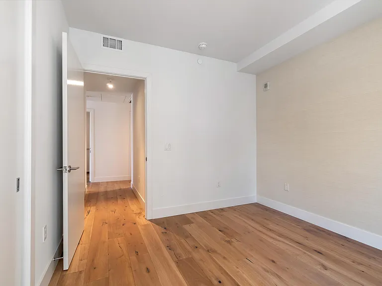 1450 Franklin St #505 — Photo 14