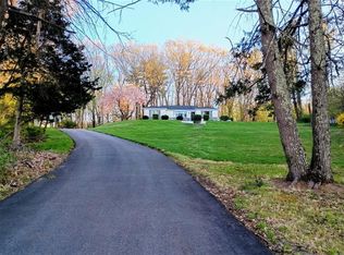 6 Old Pound Hill Rd, North Smithfield, RI 02896