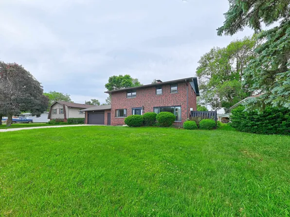 3102 1st St, Emmetsburg, IA 50536