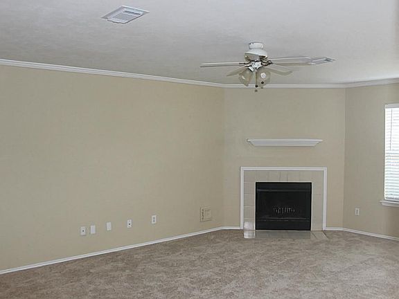 3rd image of 439 Willow West Dr
