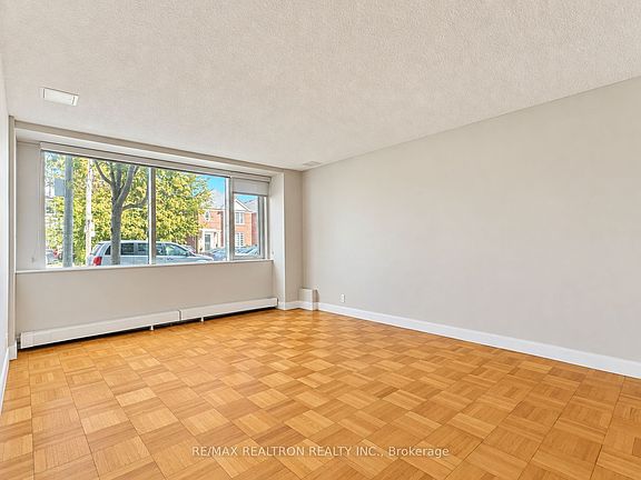 3rd image of 990 Avenue Rd #104