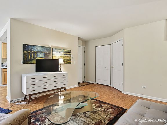 2nd image of 1152 N Red Oak Cir Unit 1