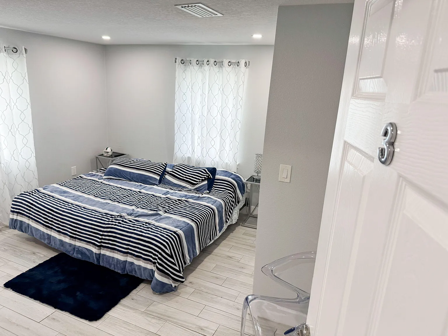4 bed, 3.0 bath, 2000 sqft, $996 — Photo 1