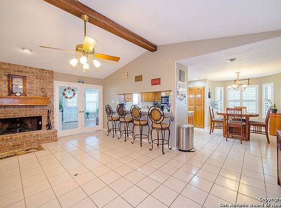 4th image of 1132 Cale Dr