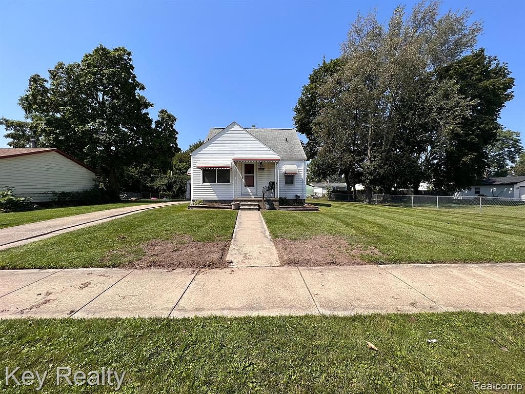 26375 Oakland St, Roseville, MI 48066 Zillow