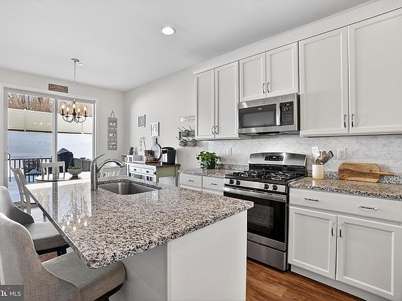 5th image of 273 Kestrel Ct
