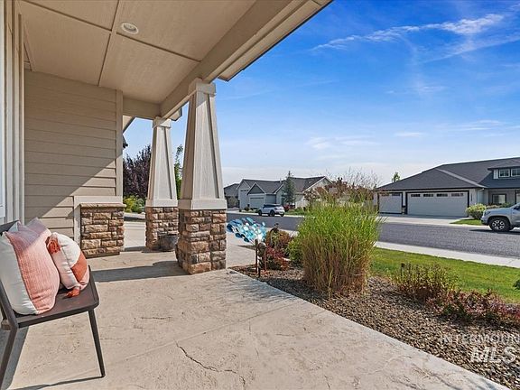 3rd image of 15243 Flora Springs Way