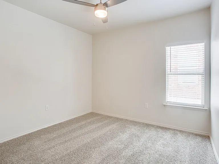 1716 Corpus Ave — Photo 3