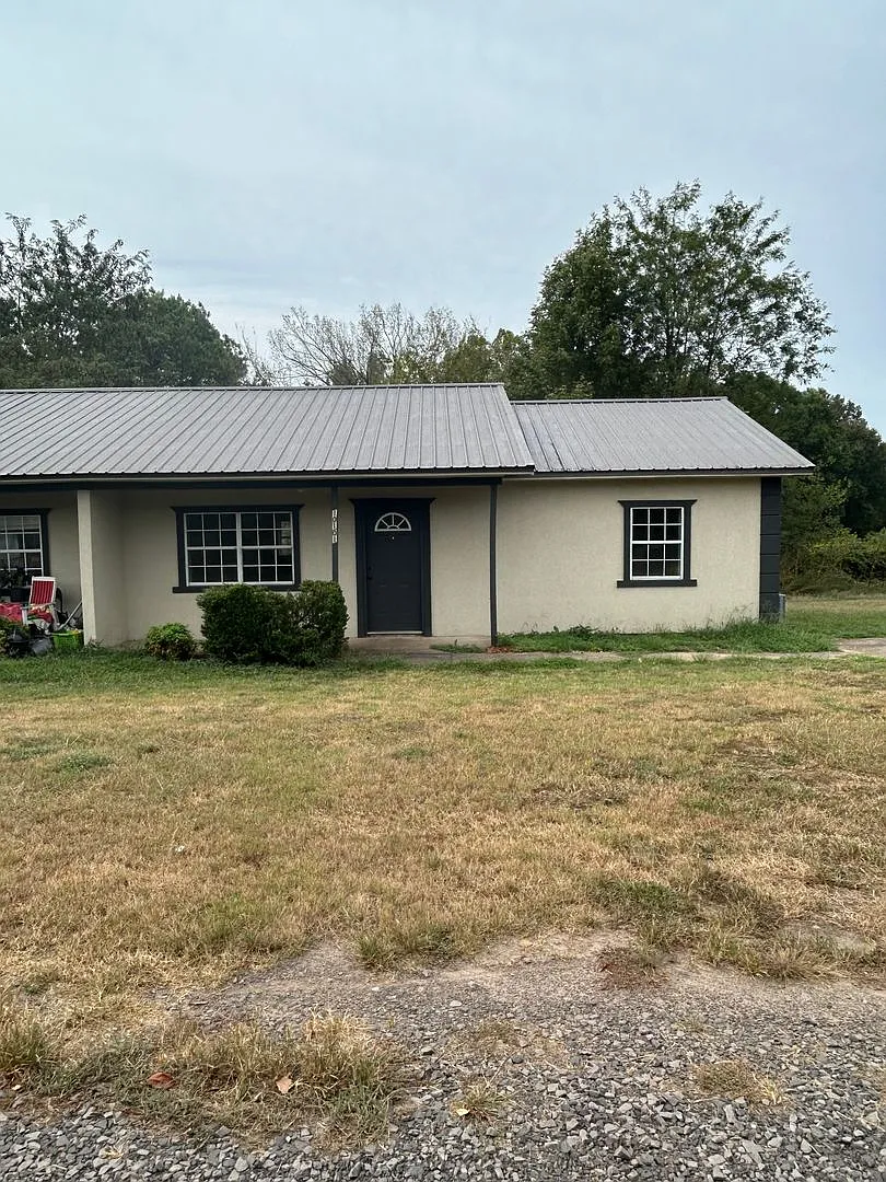 10101 Fawn Ln — Photo 1