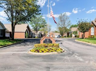 8204 Saint Andrews Village Dr, Louisville, KY 40241