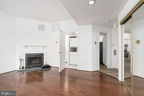 1830 California St NW #1 Photo 1