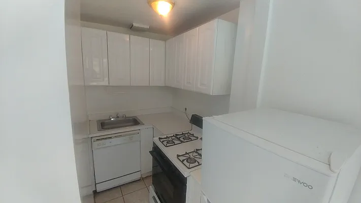 Rented by Downtown Mgt & Realty LLC | media 13