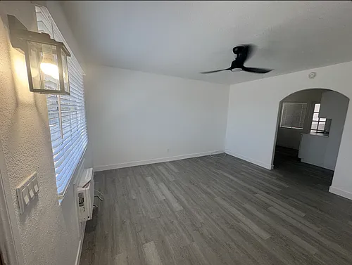 2231 N Palm Canyon Dr #5 Photo 1