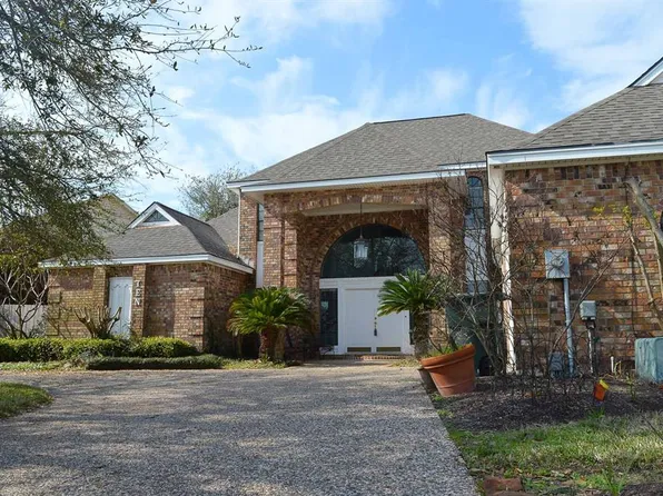 10 Quintana Pl, Galveston, TX 77554