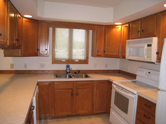4th image of 6437 Brown St