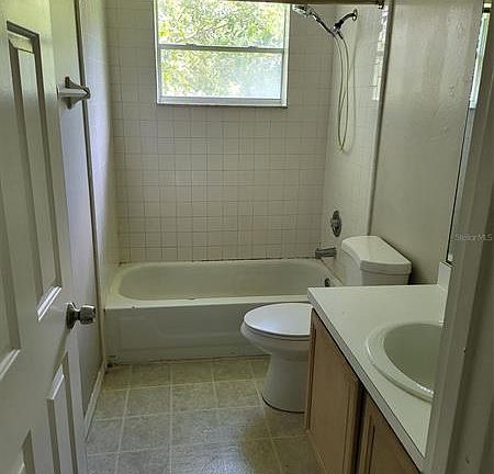 5th image of 549 Lexingdale Dr
