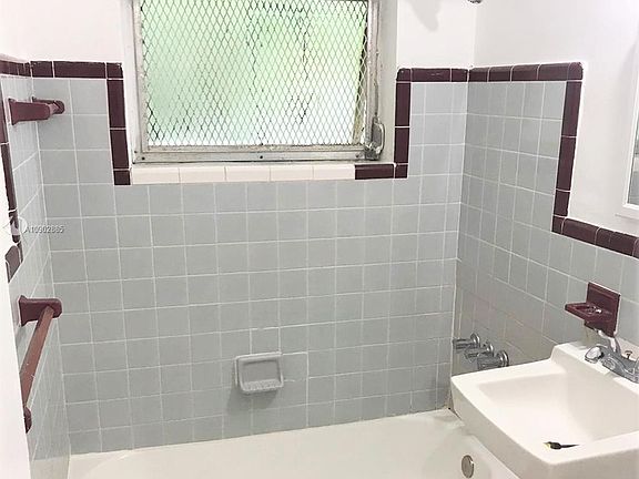5th image of 777 NE 85th St APT 5