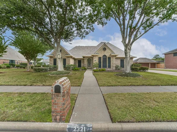 2321 Saint Patrick Ln, Deer Park, TX 77536