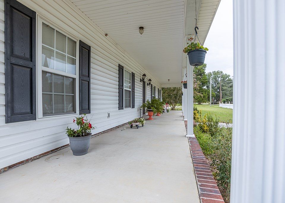 114 N Hampton St, Pinewood, SC 29125 Zillow