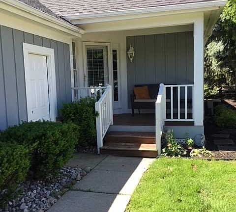 2nd image of 1303 Meadowlands Ct