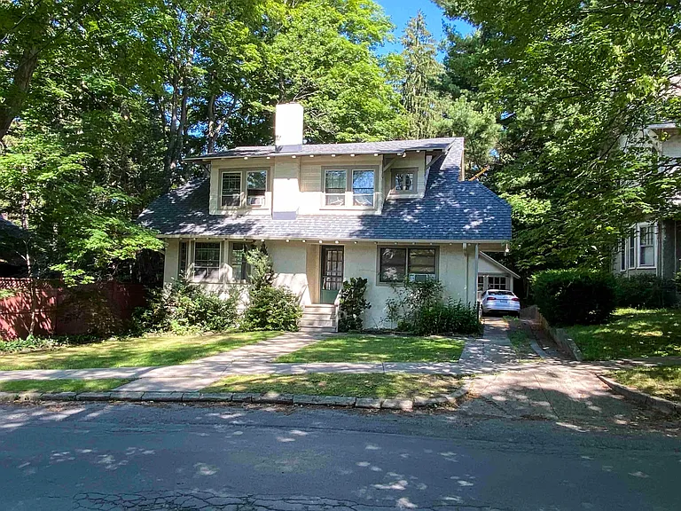 118 Wait Ave — Photo 1