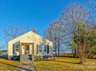 137 N Magnolia St, Mooresville, NC 28115