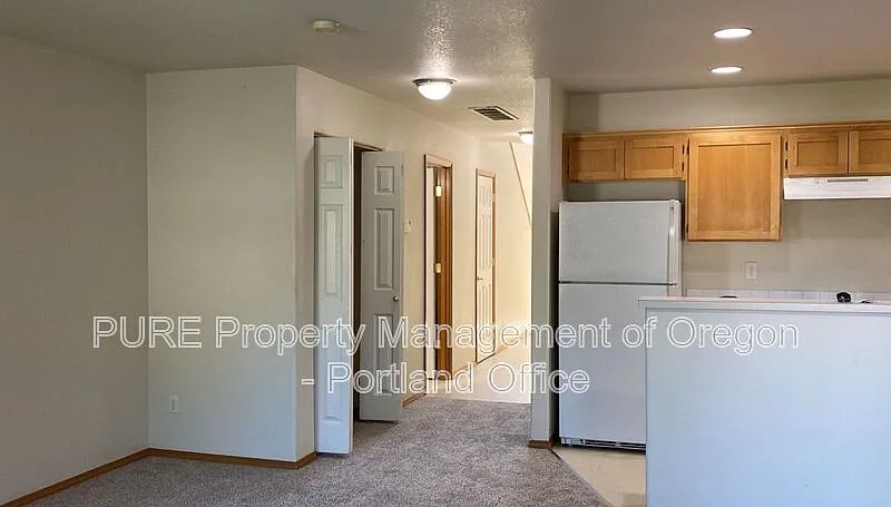 3 bed, 2.5 bath, 1623 sqft, $2,395 — Photo 4