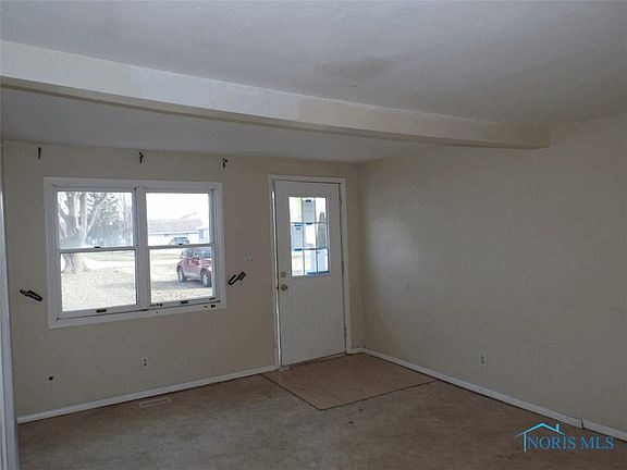 4th image of 29445 Kearsley St