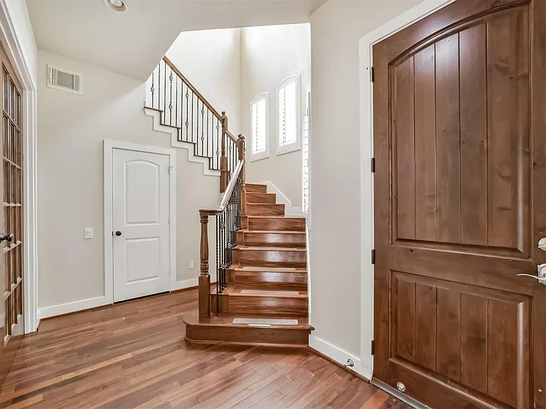 11025 Robin Hood Ct — Photo 6