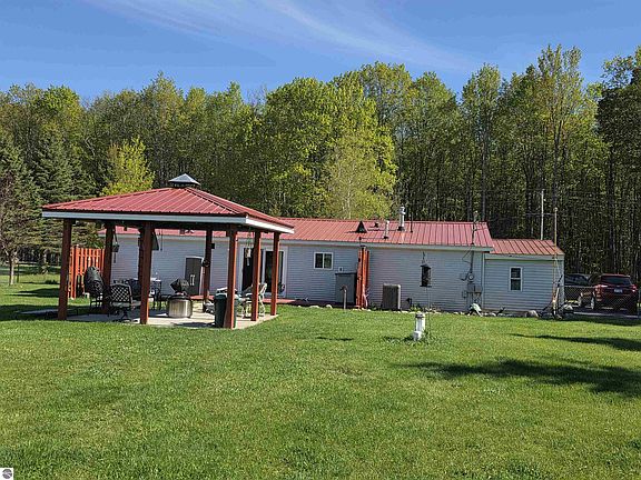 2nd image of 6675 Camp Tanuga Rd NE