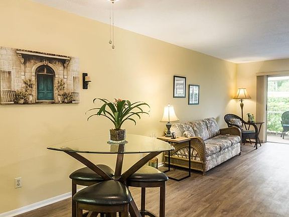 5th image of 101 Park Blvd N #107