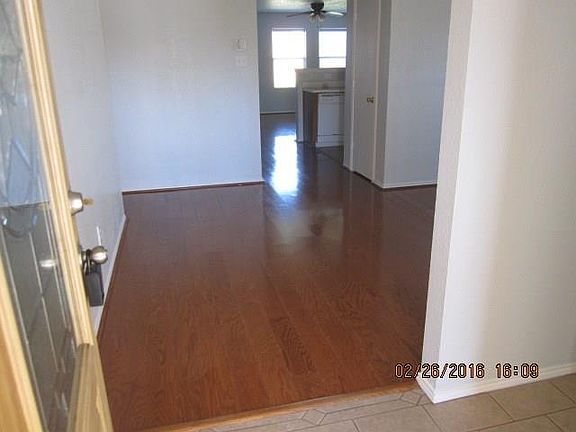 3rd image of 118 Sandlewood Dr