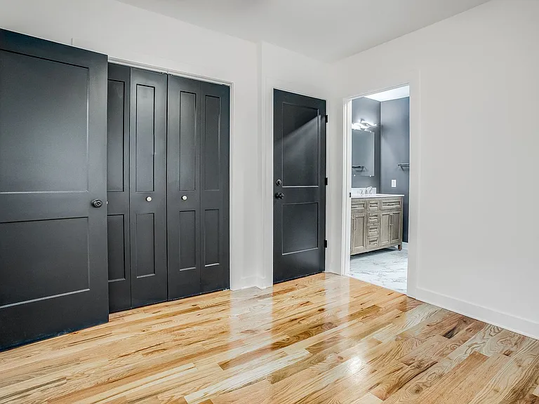 4421 Bellefontaine Ave — Photo 21