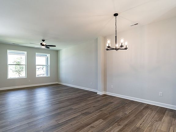 The Crossman - Dining Room