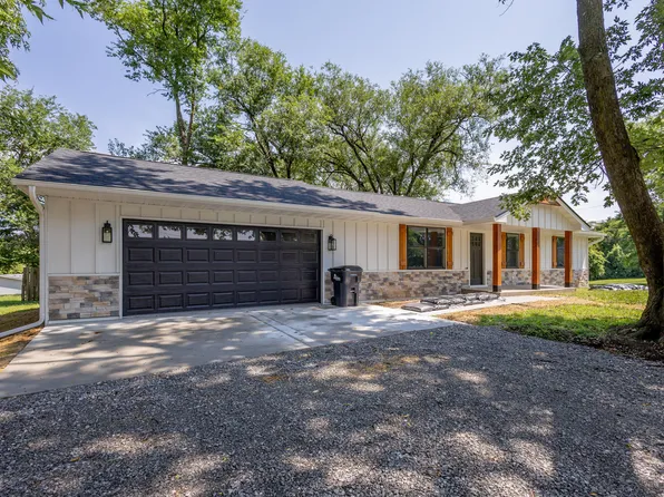 25 E Poplar Hill Dr, Columbia, MO 65203