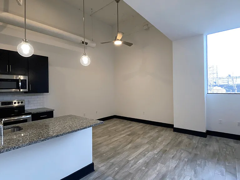 Pilot Place — Photo 37