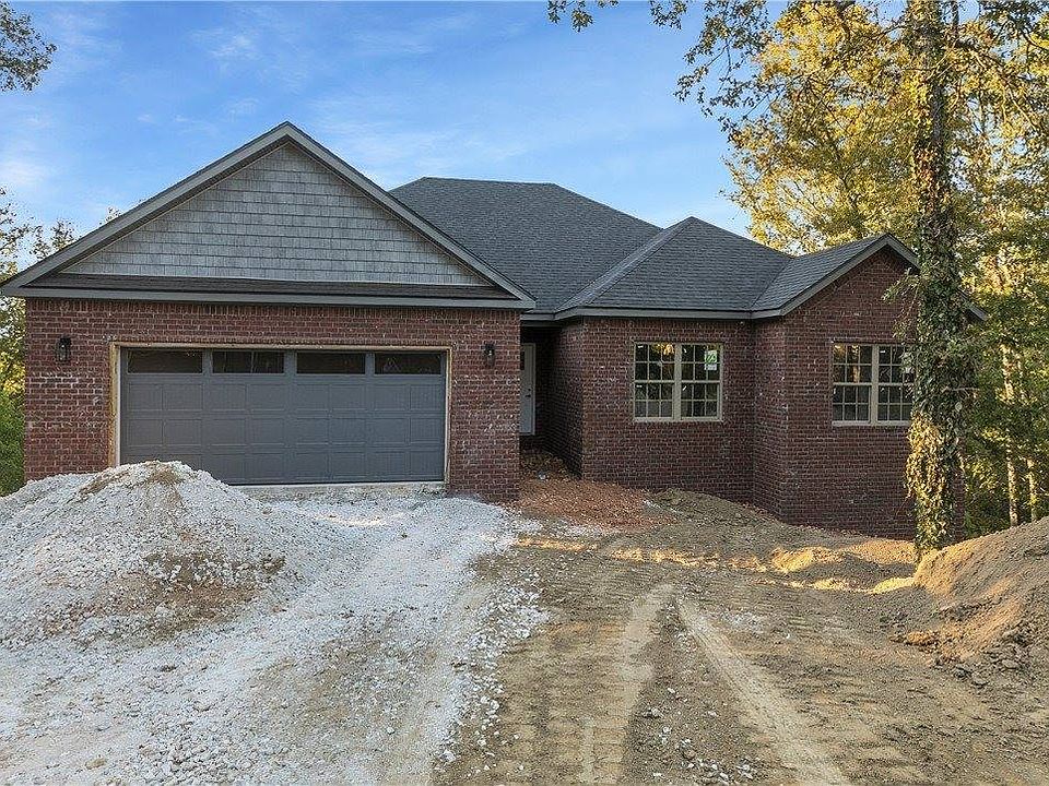 1st image of 3 Claxby Cir